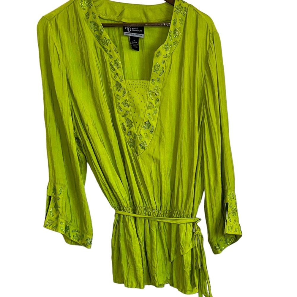 Added dimensions exclusively for Catherine’s long sleeve apple green blouse XL